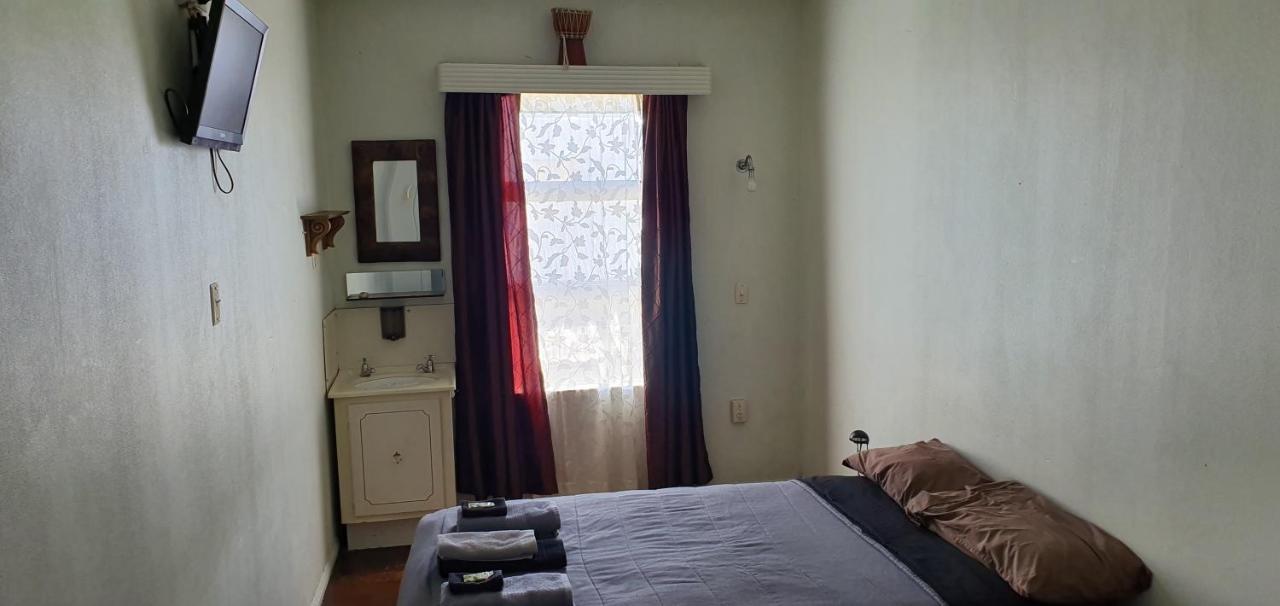 Hotel Motueka Backpackers, Loud Live Music Friday Saturday Nights Oda fotoğraf